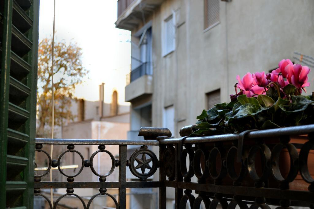 Real Teatro Umberto I Bed & Breakfast Palermo Exterior photo