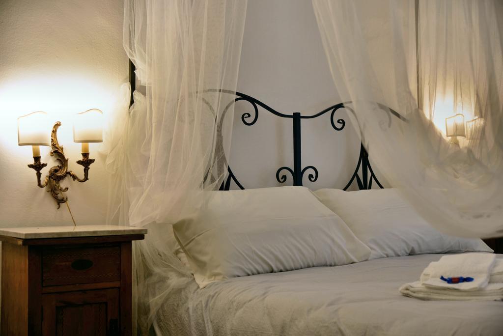 Real Teatro Umberto I Bed & Breakfast Palermo Exterior photo