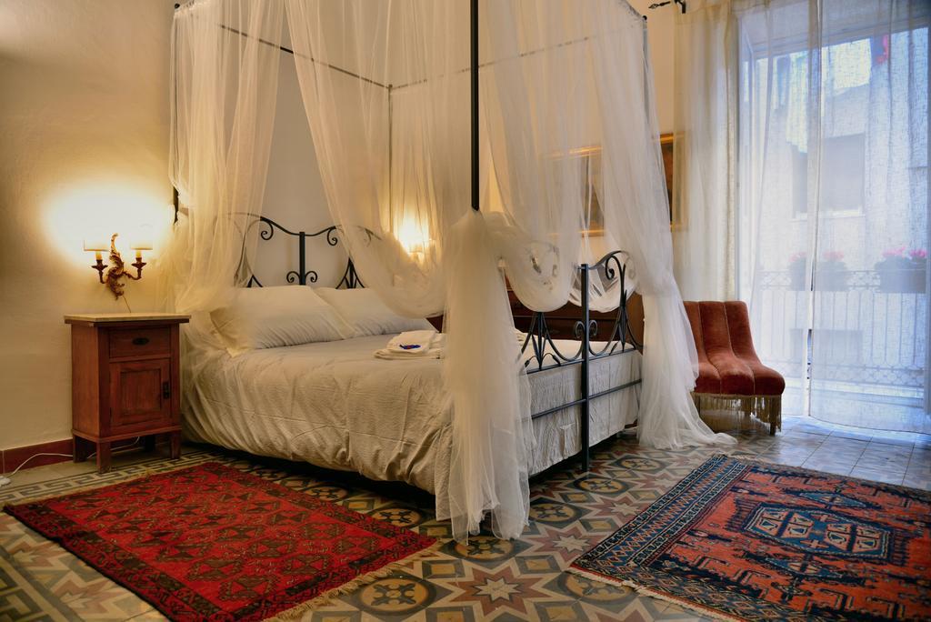 Real Teatro Umberto I Bed & Breakfast Palermo Exterior photo